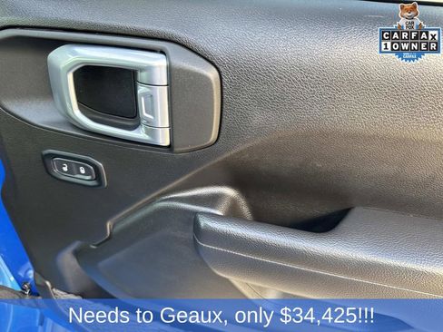 Used 2025 Jeep Wrangler Sport image 29