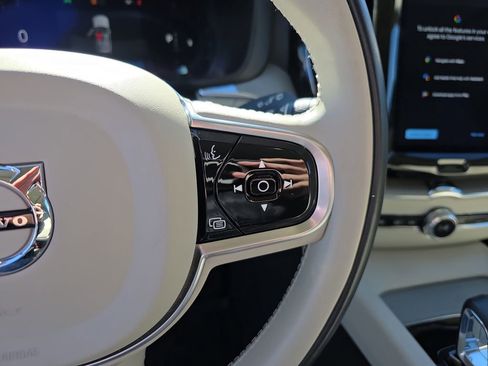 Used 2023 Volvo XC60 B5 Plus w/ Climate Package image 28