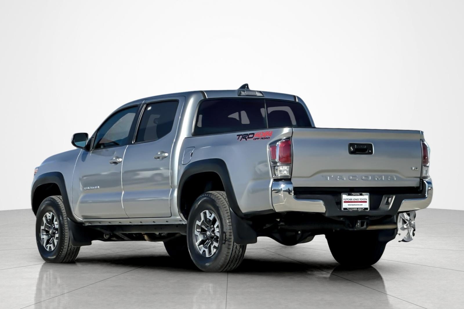 Certified 2023 Toyota Tacoma TRD Off-Road AWD/4WD image 3