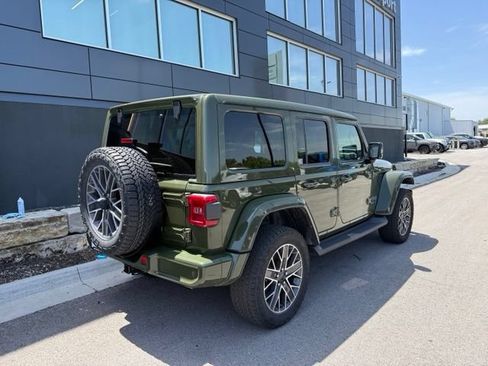 Used 2024 Jeep Wrangler High Altitude AWD/4WD image 3