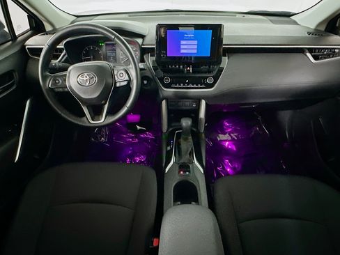 Used 2024 Toyota Corolla Cross LE w/ Moonroof Package image 27