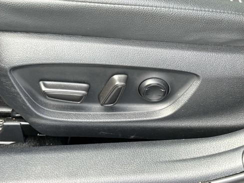 Used 2024 Toyota Camry SE image 21