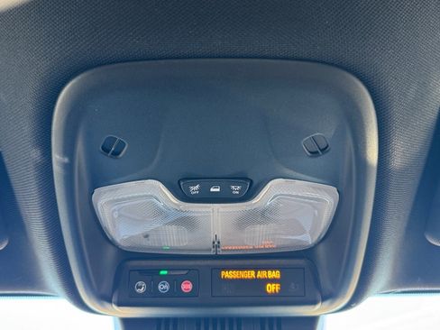 Used 2024 Chevrolet Colorado LT image 27