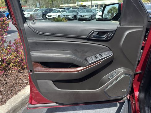 Used 2018 GMC Yukon SLT image 16