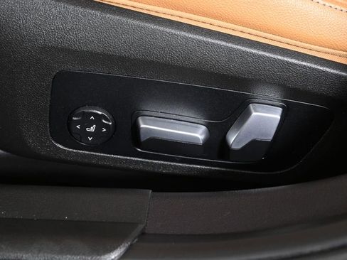 Certified 2024 BMW 330i xDrive Sedan w/ Convenience Package image 27