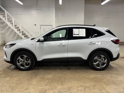 Used 2025 Ford Escape ST-Line Select AWD/4WD image 4