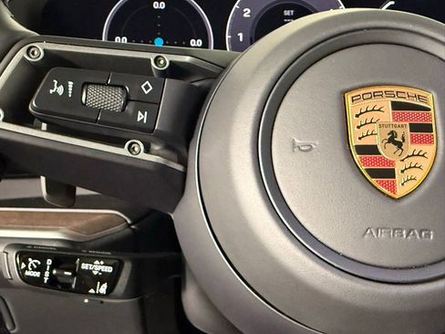 Certified 2025 Porsche Cayenne S image 38
