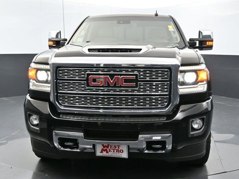 Used 2019 GMC Sierra 2500 Denali w/ Duramax Plus Package image 17