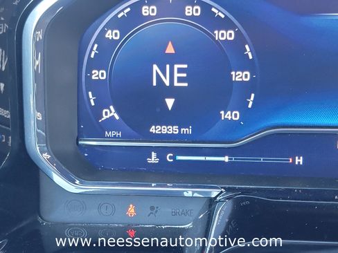 Used 2024 Chevrolet Silverado 2500 LT image 21