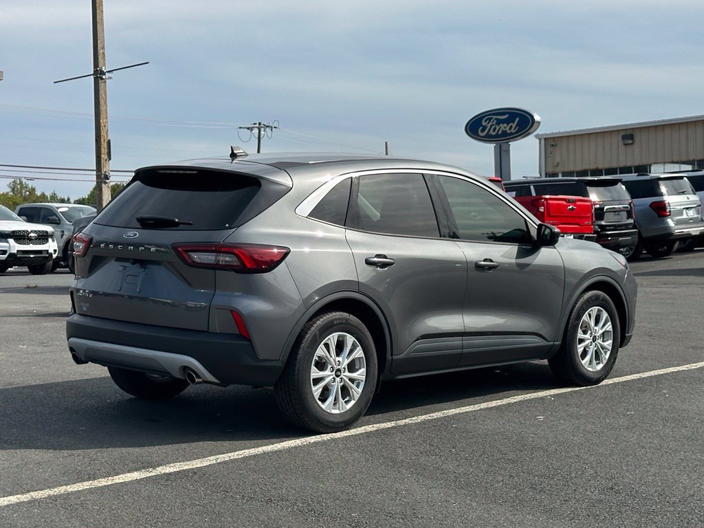 Used 2023 Ford Escape Active FWD image 8