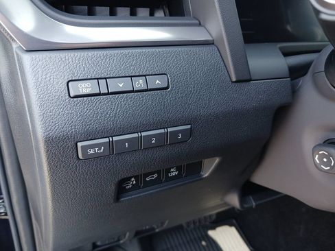 Used 2025 Lexus GX 550 w/ Accessory Package (2T) AWD/4WD image 37