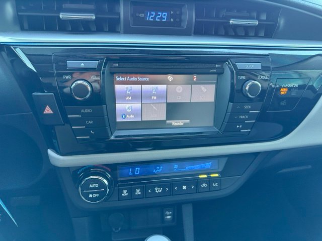 Used 2015 Toyota Corolla LE FWD image 22