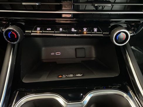 New 2026 Chevrolet Traverse High Country image 8