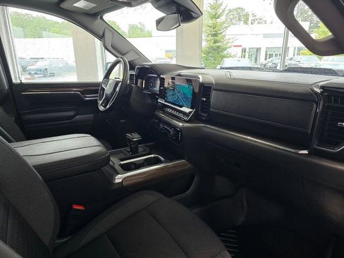 Used 2025 Chevrolet Silverado 1500 LT Trail Boss w/ Convenience Package II AWD/4WD image 48