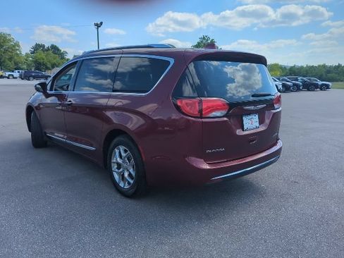 Used 2018 Chrysler Pacifica Limited FWD image 34