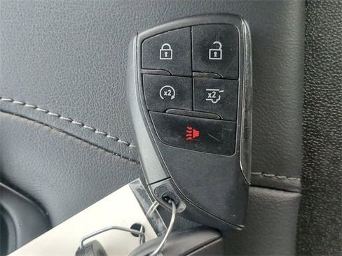 Used 2024 GMC Yukon SLE w/ Gmc Pro Safety Plus Package image 37