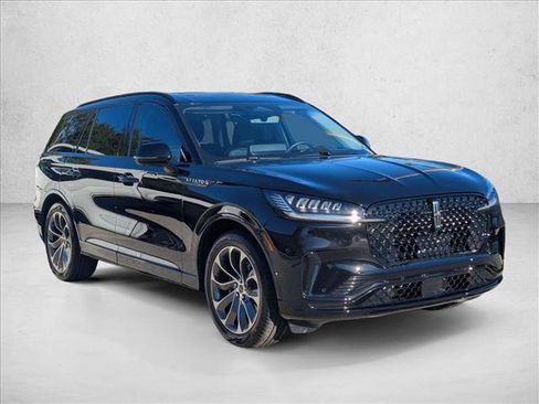 New 2025 Lincoln Aviator 2WD w/ Jet Appearance Package image 6
