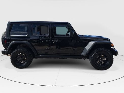Used 2025 Jeep Wrangler Unlimited Sport AWD/4WD image 2