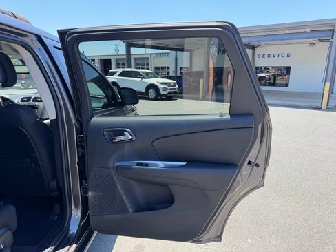 Used 2020 Dodge Journey SE w/ SE Popular Equipment Group FWD image 31