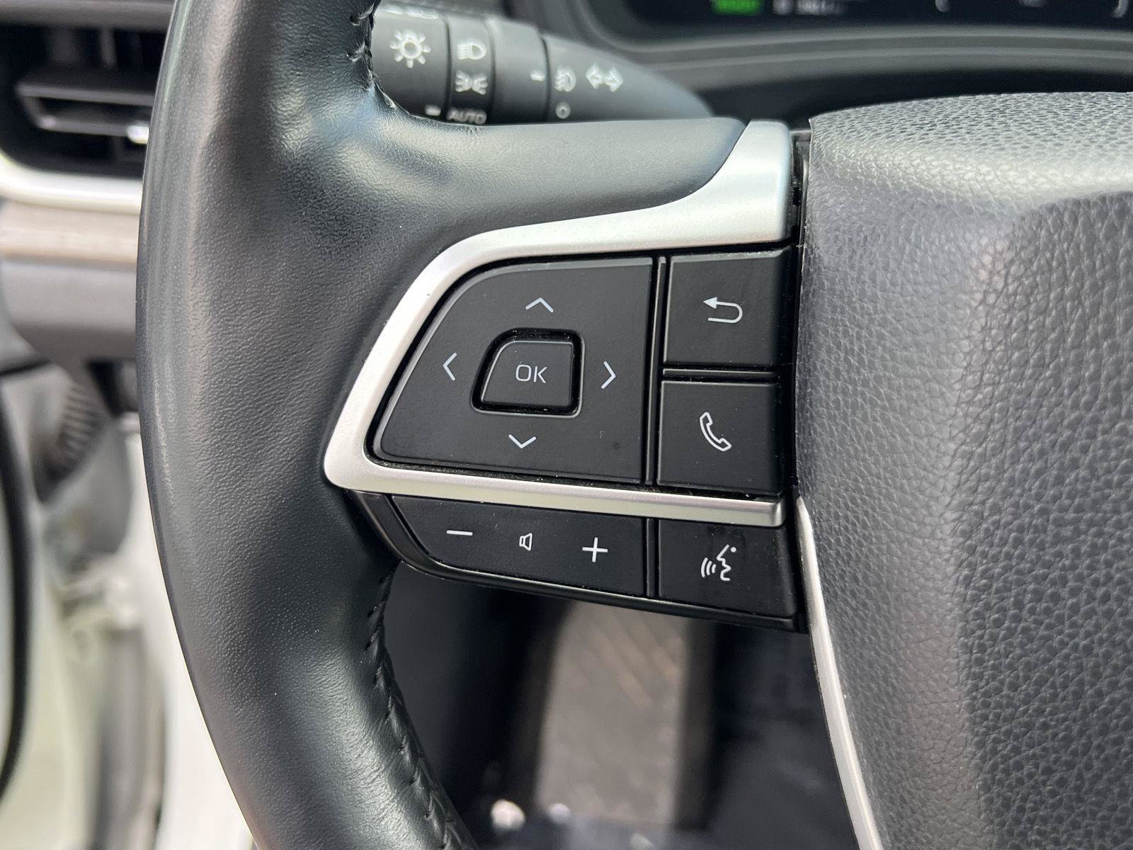 Used 2025 Toyota Grand Highlander AWD Hybrid image 34