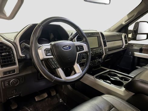 Used 2019 Ford F250 Lariat image 10