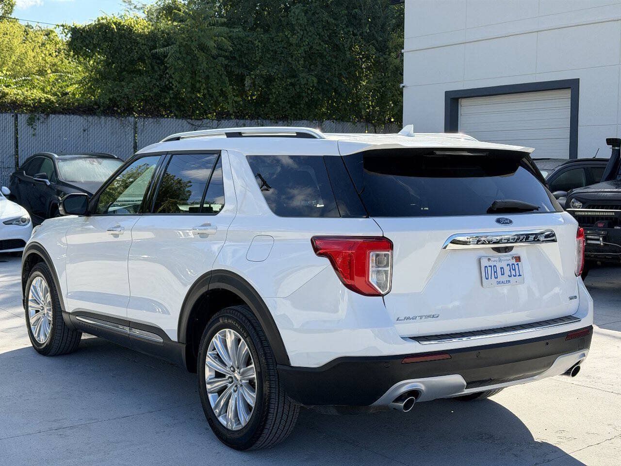 Used 2020 Ford Explorer Limited AWD/4WD image 5