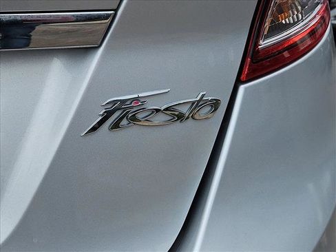 Used 2014 Ford Fiesta Titanium image 30