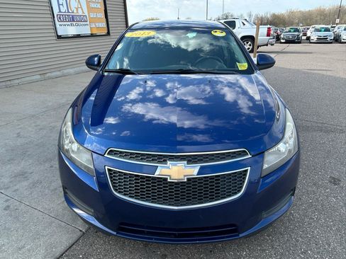 Used 2013 Chevrolet Cruze LT FWD image 2