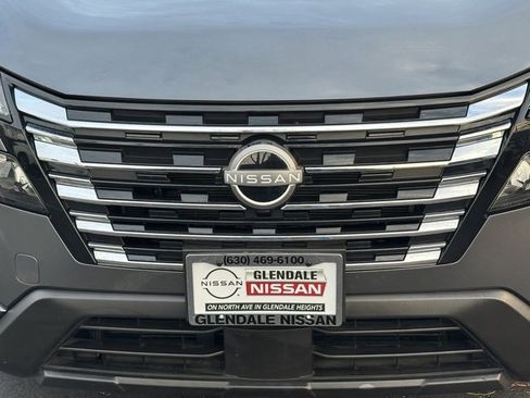 Certified 2025 Nissan Rogue SV image 11