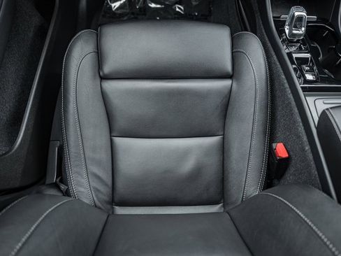 Used 2024 Volvo XC40 B5 Plus w/ Protection Package Premier image 32