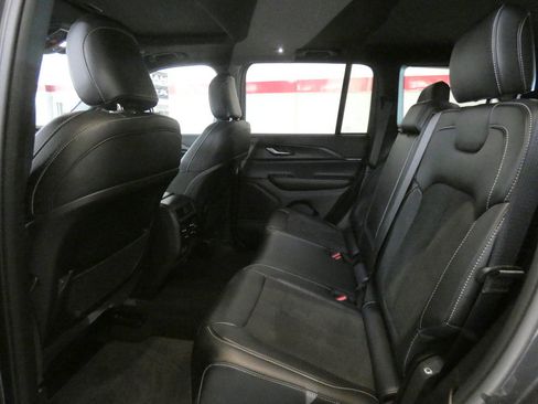 Used 2024 Jeep Grand Cherokee Altitude AWD/4WD image 25