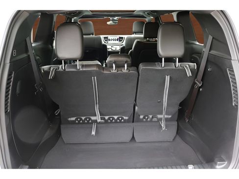 Used 2025 Chrysler Pacifica Limited FWD image 19