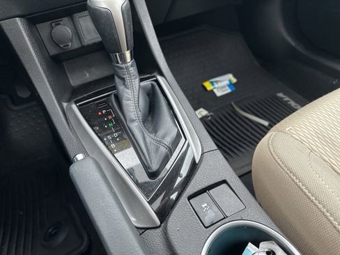 Used 2014 Toyota Corolla LE image 26