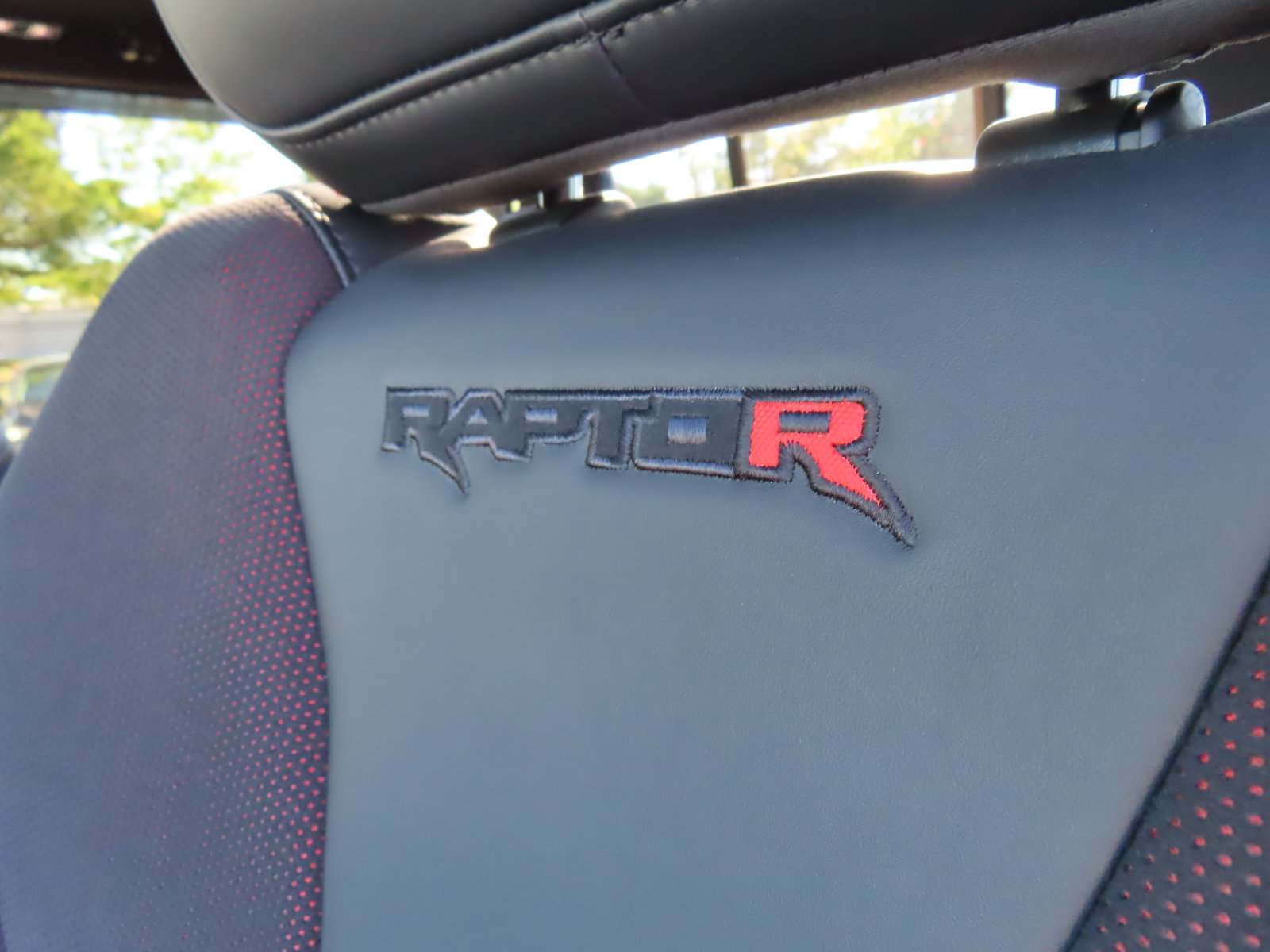 Certified 2025 Ford F150 Raptor w/ Equipment Group 803A Raptor R AWD/4WD image 39