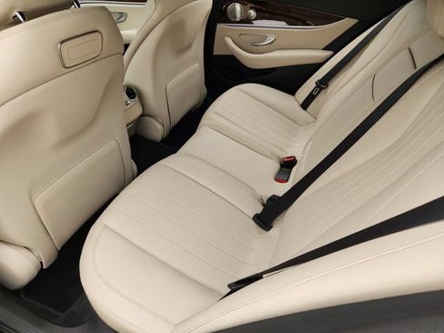 Used 2018 Mercedes-Benz E 300 image 21