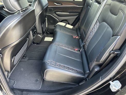 Certified 2025 Jeep Grand Cherokee Summit AWD/4WD image 15