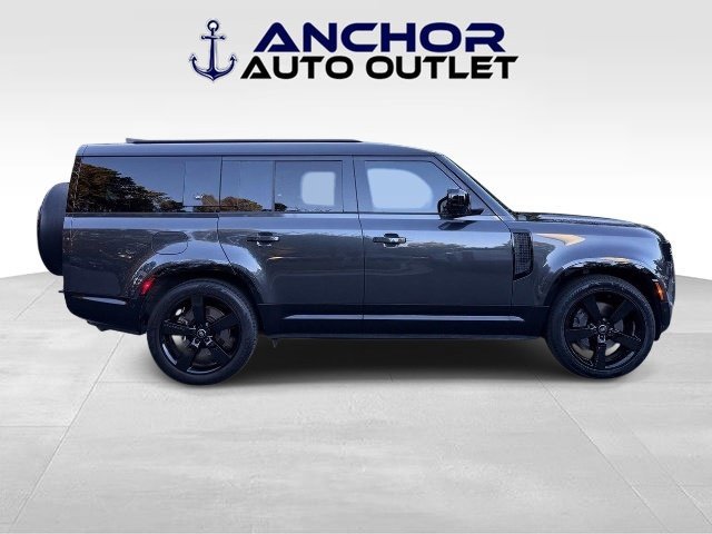 Used 2024 Land Rover Defender 130 X-Dynamic SE AWD/4WD image 9