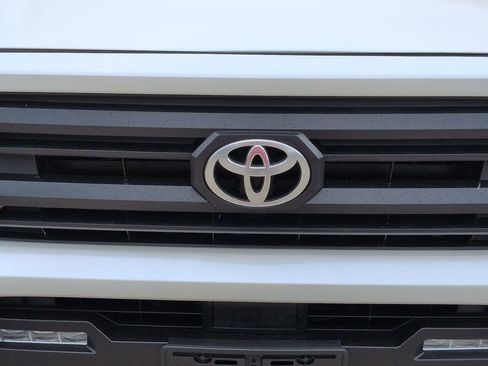 Used 2025 Toyota Tacoma TRD Sport AWD/4WD image 6