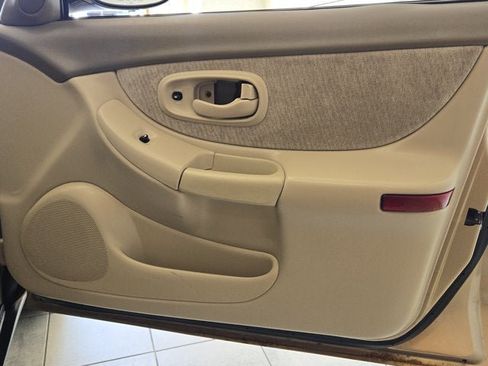 Used 1998 Oldsmobile Intrigue FWD image 5