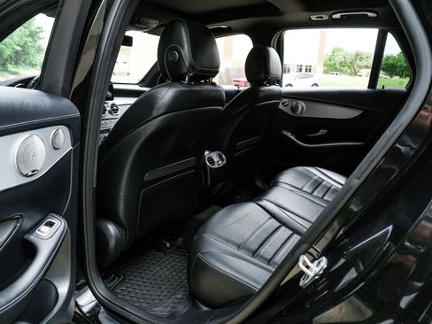 Used 2021 Mercedes-Benz GLC 43 AMG 4MATIC image 32