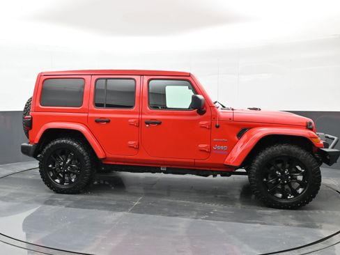 Used 2021 Jeep Wrangler Unlimited Sahara w/ Cold Weather Group image 9