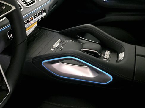 New 2026 Mercedes-Benz GLS 450 4MATIC image 11