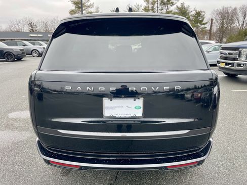 Certified 2025 Land Rover Range Rover SE image 6