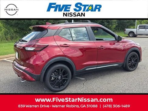 Used 2023 Nissan Kicks SR w/ SR Premium Package FWD image 12