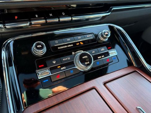 Used 2022 Lincoln Navigator Reserve w/ Equipment Group 201A image 36