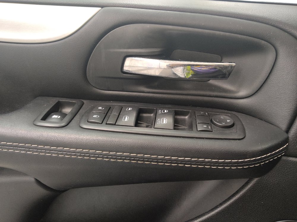 Used 2016 Dodge Grand Caravan SXT FWD image 27