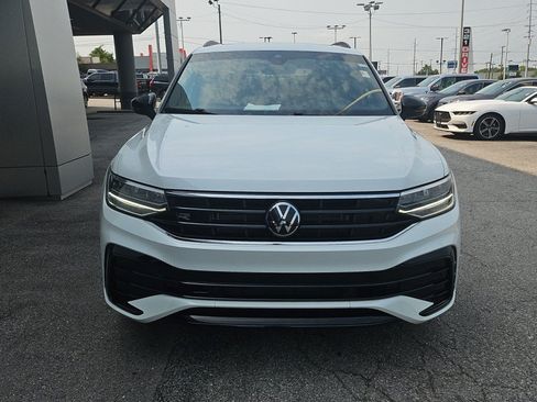 Used 2024 Volkswagen Tiguan SE R-Line FWD image 7