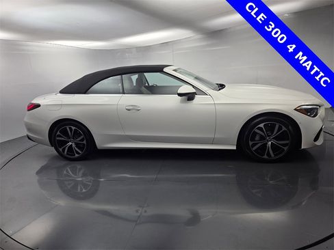 Used 2025 Mercedes-Benz CLE 300 4MATIC Cabriolet image 40