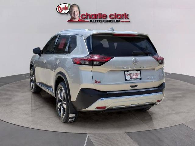 Certified 2023 Nissan Rogue Platinum w/ Platinum Premium Package FWD image 3