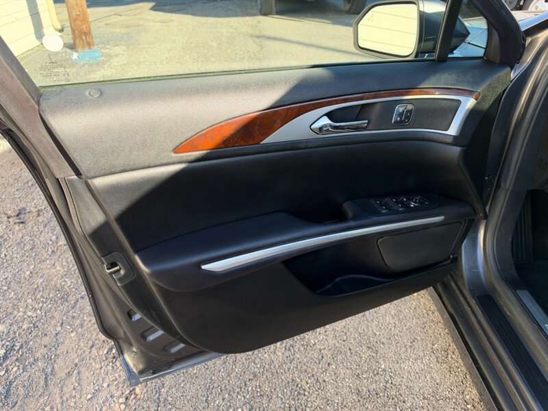 Used 2016 Lincoln MKZ w/ Equipment Group 300A Reserve FWD image 15